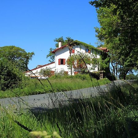 La Ferme Ostalapia Panzió Ahetze Kültér fotó